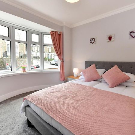 Pass The Keys Newly Refurbished Modern Bungalow - Pets Welcome Villa Swansea Exterior photo